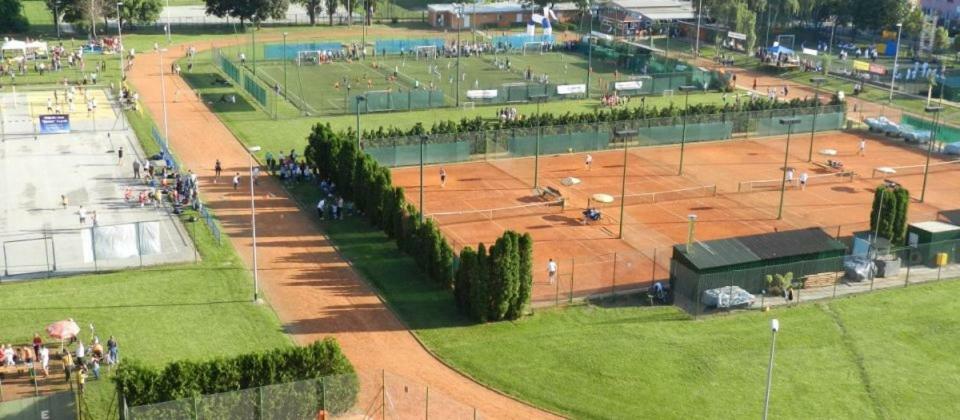 Meridian Apartment , 300M To Bus Terminal, Fast Wifi & Airport Transf Ζάγκρεμπ Εξωτερικό φωτογραφία